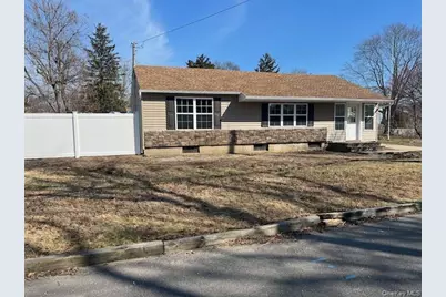 159 Alexander Avenue, Holbrook, NY 11741 - Photo 1