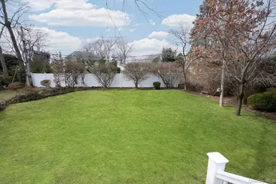 3585 Amherst Drive, Wantagh, NY 11793 - Photo 28