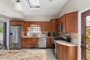 3585 Amherst Dr, Wantagh, NY 11793 - Photo 10