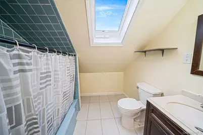 8 Bent Lane, Levittown, NY 11756 - Photo 18