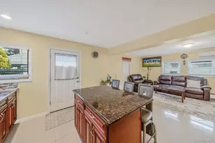 8 Bent Ln, Levittown, NY 11756 - Photo 6