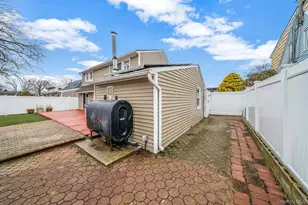 8 Bent Ln, Levittown, NY 11756 - Photo 12