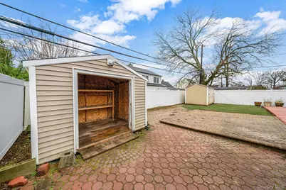 8 Bent Lane, Levittown, NY 11756 - Photo 20