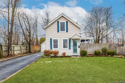 5 Wall Street, East Islip, NY 11730 - Photo 2