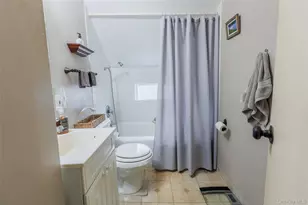 5 Wall St, East Islip, NY 11730 - Photo 10