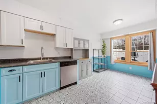 95 Whalers Cove, Babylon, NY 11702 - Photo 18