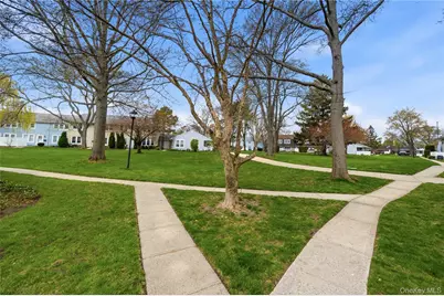 95 Whalers Cove, Babylon, NY 11702 - Photo 38
