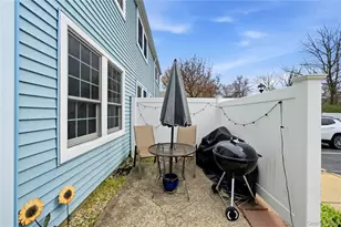95 Whalers Cove, Babylon, NY 11702 - Photo 4