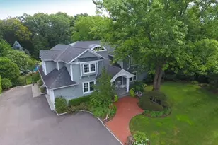 16 Sailfish Pl, Northport, NY 11768 - Photo 4