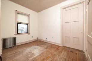 60-19 60th Dr, Maspeth, NY 11378 - Photo 16