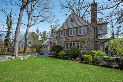 12 Barclay Road, Scarsdale, NY 10583 - Photo 2