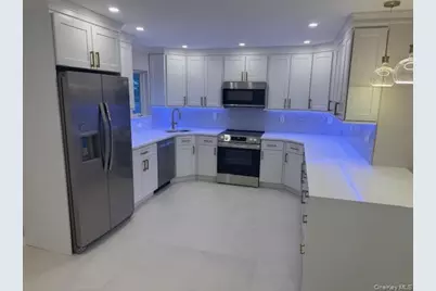 48 Ripple Lane, Levittown, NY 11756 - Photo 2