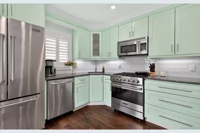 28 Harbor Road, Port Washington, NY 11050 - Photo 8