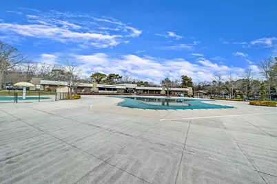 842 Golf Lane, Medford, NY 11763 - Photo 28