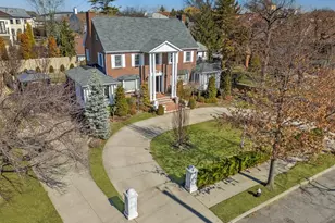 23 Center Dr, Whitestone, NY 11357 - Photo 2