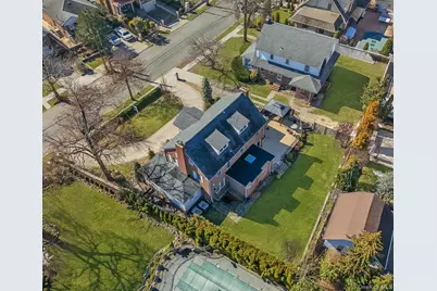 23 Center Drive, Whitestone, NY 11357 - Photo 10