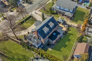 23 Center Dr, Whitestone, NY 11357 - Photo 10