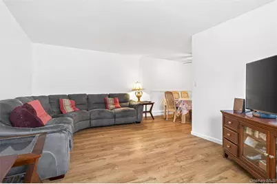 125 N Washington Avenue #58, Hartsdale, NY 10530 - Photo 6