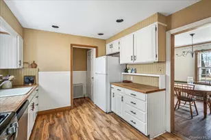 121 Knollwood Rd, Rockville Centre, NY 11570 - Photo 12