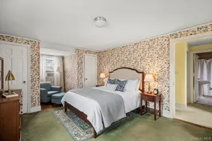 121 Knollwood Rd, Rockville Centre, NY 11570 - Photo 14