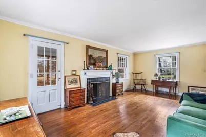 121 Knollwood Road, Rockville Centre, NY 11570 - Photo 4