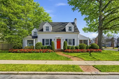 121 Knollwood Road, Rockville Centre, NY 11570 - Photo 1