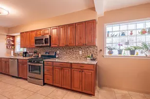 73-63 195th St, Fresh Meadows, NY 11366 - Photo 12