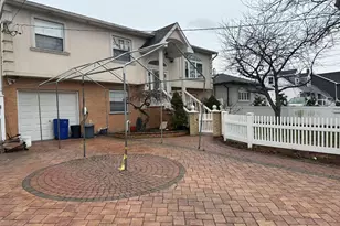 173 Davenport St, Lindenhurst, NY 11757 - Photo 2