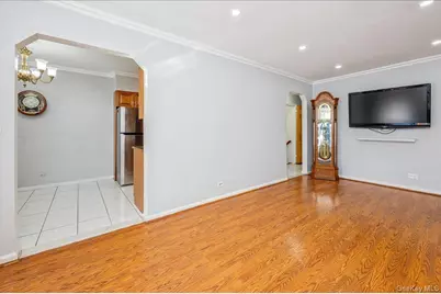 412 Calhoun Avenue, Bronx, NY 10465 - Photo 6