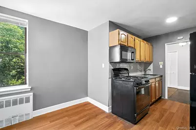 650 Warburton Avenue #6M, Yonkers, NY 10701 - Photo 12