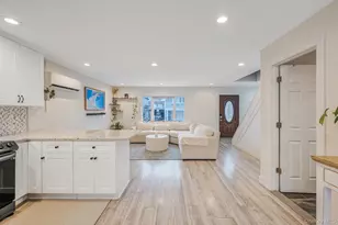 677 S 9th St, Lindenhurst, NY 11757 - Photo 8