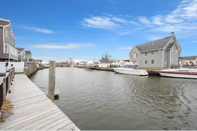 677 S 9th Street, Lindenhurst, NY 11757 - Photo 30