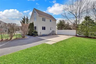 7 Roan Ln, Riverhead, NY 11901 - Photo 20