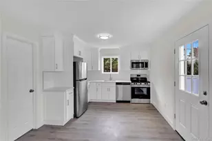 7 Roan Ln, Riverhead, NY 11901 - Photo 8