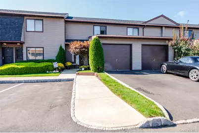 100 Daly #709, Oceanside, NY 11572 - Photo 2