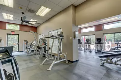 100 Daly #709, Oceanside, NY 11572 - Photo 4