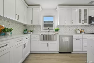 1050 Hastings Street, Baldwin, NY 11510 - Photo 14