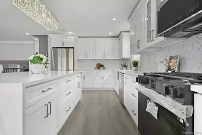 1050 Hastings Street, Baldwin, NY 11510 - Photo 12