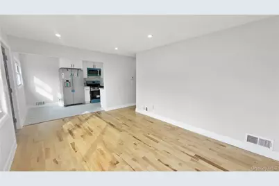 27 Sewell Street, Hempstead, NY 11550 - Photo 16