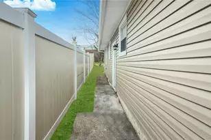 27 Sewell St, Hempstead, NY 11550 - Photo 46