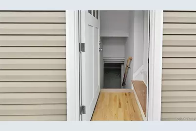 27 Sewell Street, Hempstead, NY 11550 - Photo 36