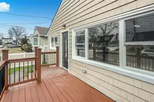 27 Sewell St, Hempstead, NY 11550 - Photo 12