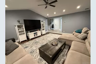 3 Pimlico Court, Commack, NY 11725 - Photo 12
