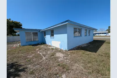 7416 Star Dust Dr, Bayonet Point, FL 34668 - Photo 4