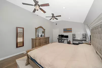 2431 Riverside Drive, Wantagh, NY 11793 - Photo 20