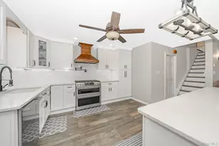 2431 Riverside Dr, Wantagh, NY 11793 - Photo 14