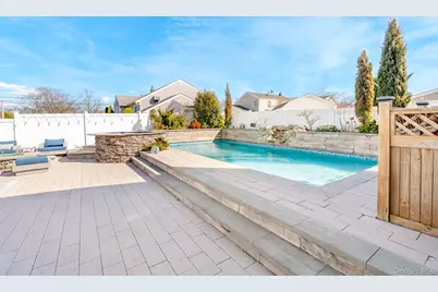 2431 Riverside Drive, Wantagh, NY 11793 - Photo 2