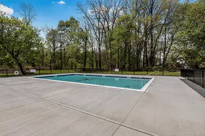 19 Magnolia Park Road, Middletown, NY 10940 - Photo 2