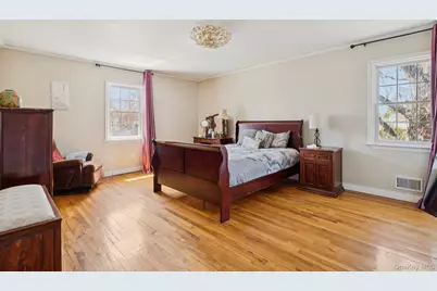 61 Arleigh Road, Great Neck, NY 11021 - Photo 12