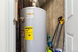 109-32 156th St, Jamaica, NY 11433 - Photo 2